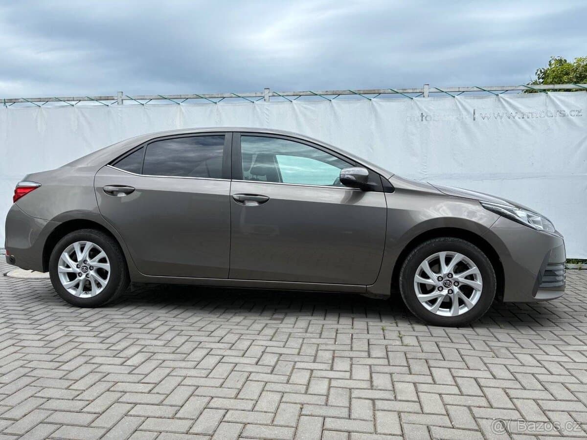 2018 Toyota COROLLA - 6
