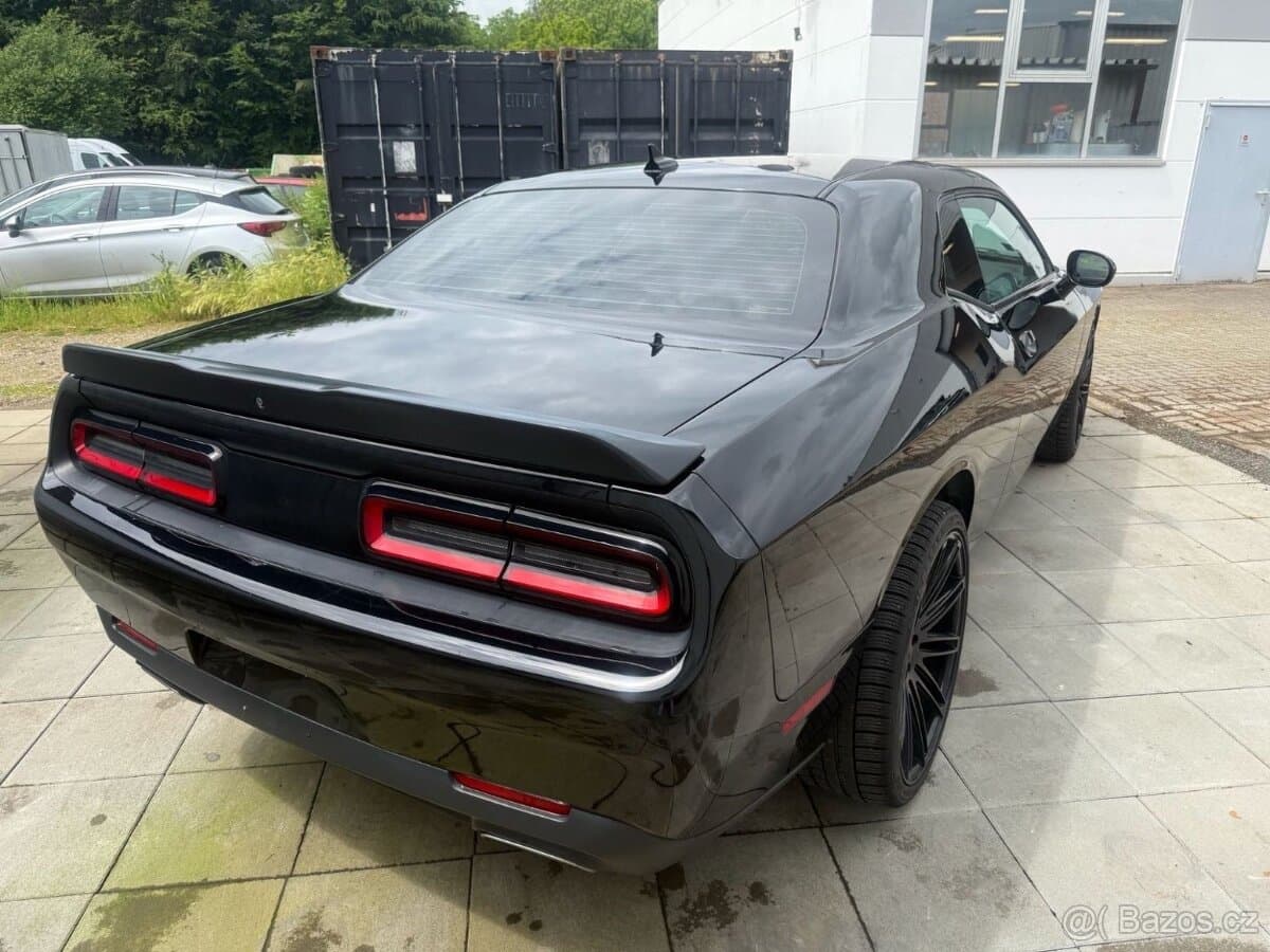 2017 Dodge CHALLENGER - 6