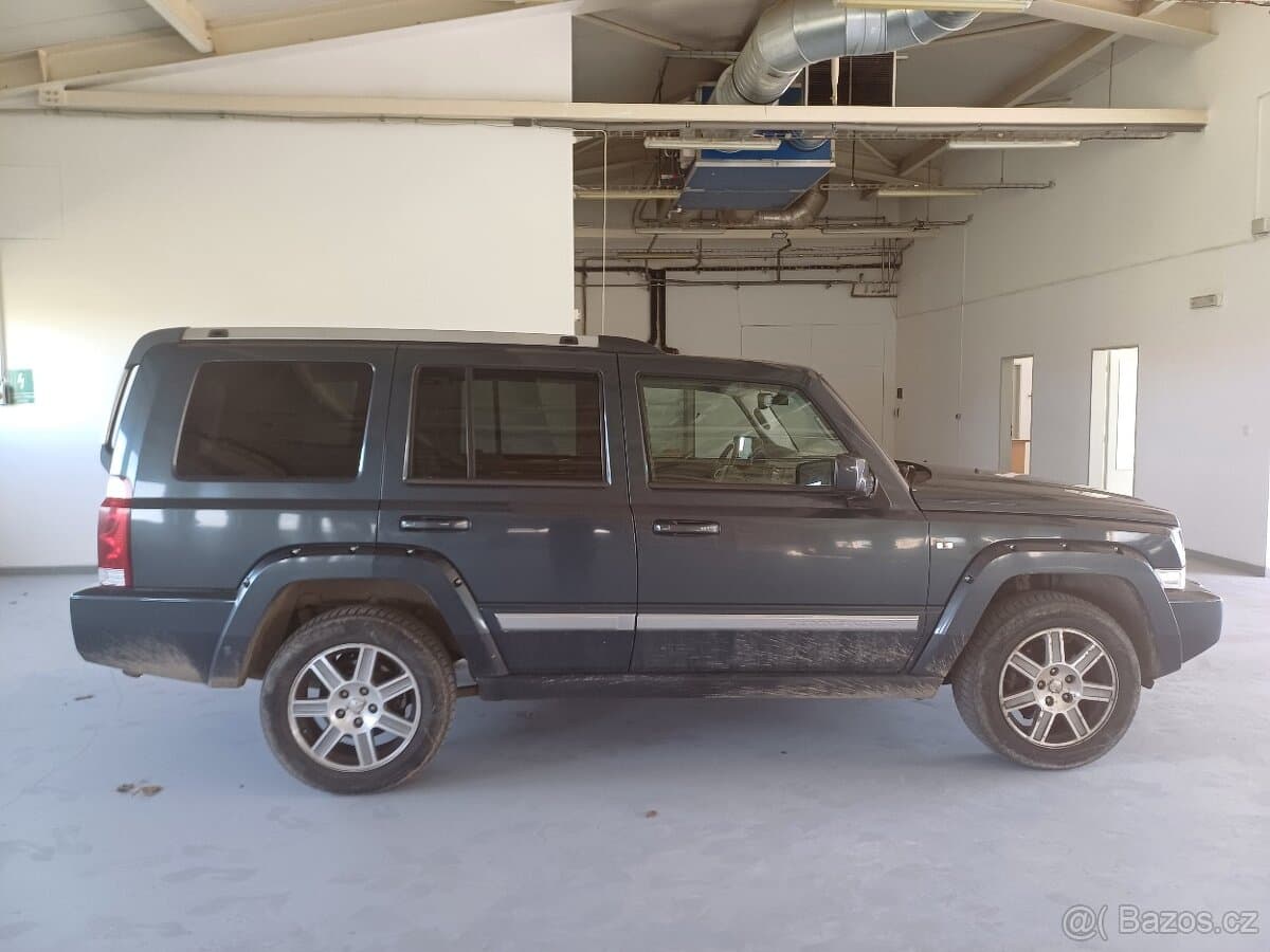 2009 Jeep COMMANDER - 6