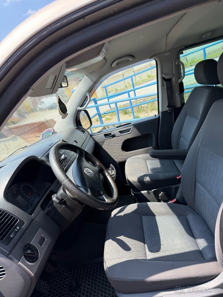 Volkswagen MULTIVAN - 6