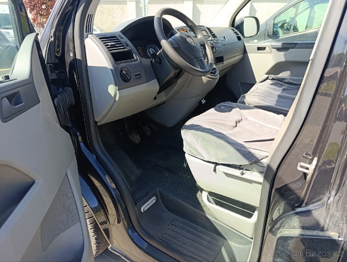 2010 Volkswagen CARAVELLE - 6