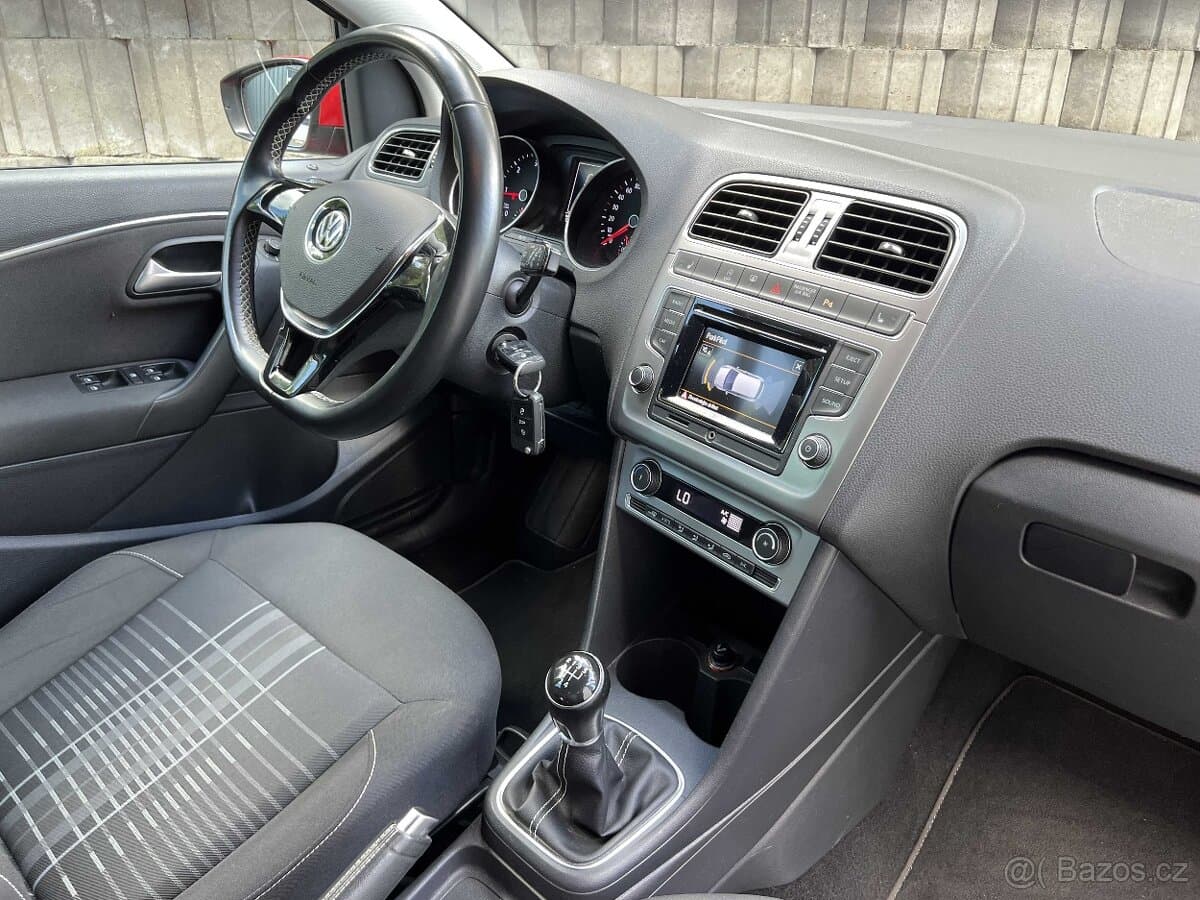 2015 Volkswagen POLO - 6