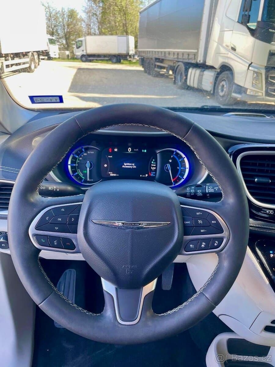 2023 Chrysler PACIFICA - 6