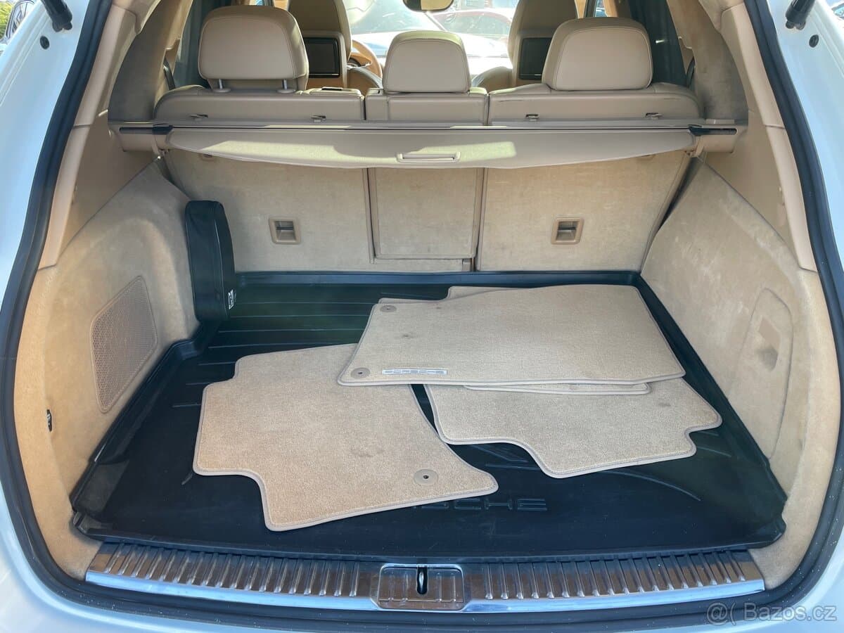 2012 Porsche CAYENNE - 6