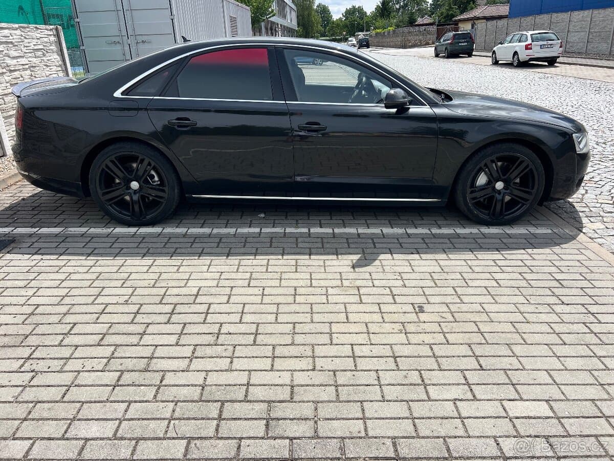 2010 Audi A8 - 6