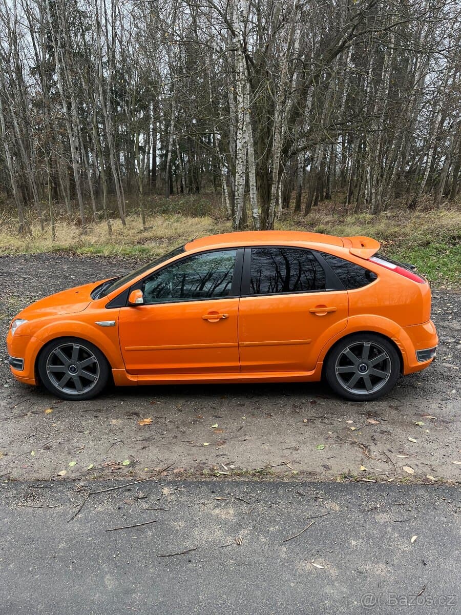 2006 Ford FOCUS - 6