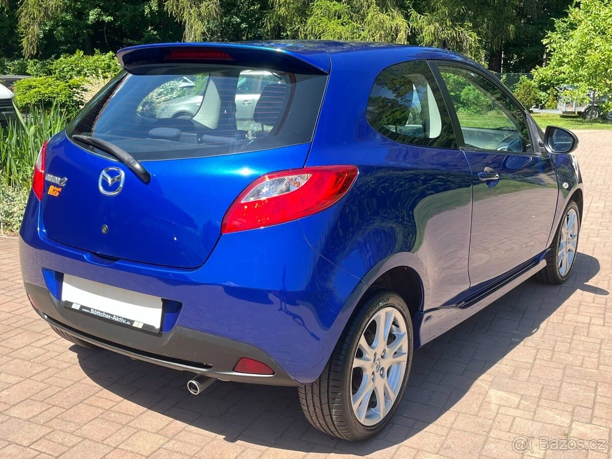 2010 Mazda 2 - 6