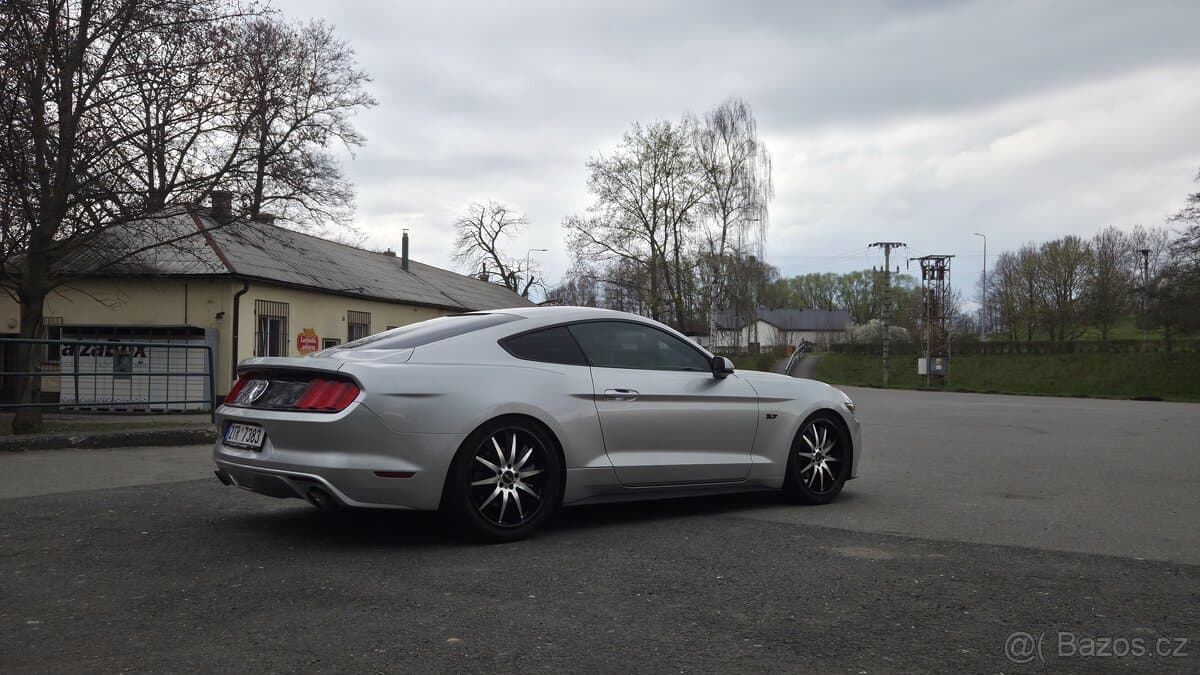 2017 Ford MUSTANG - 6