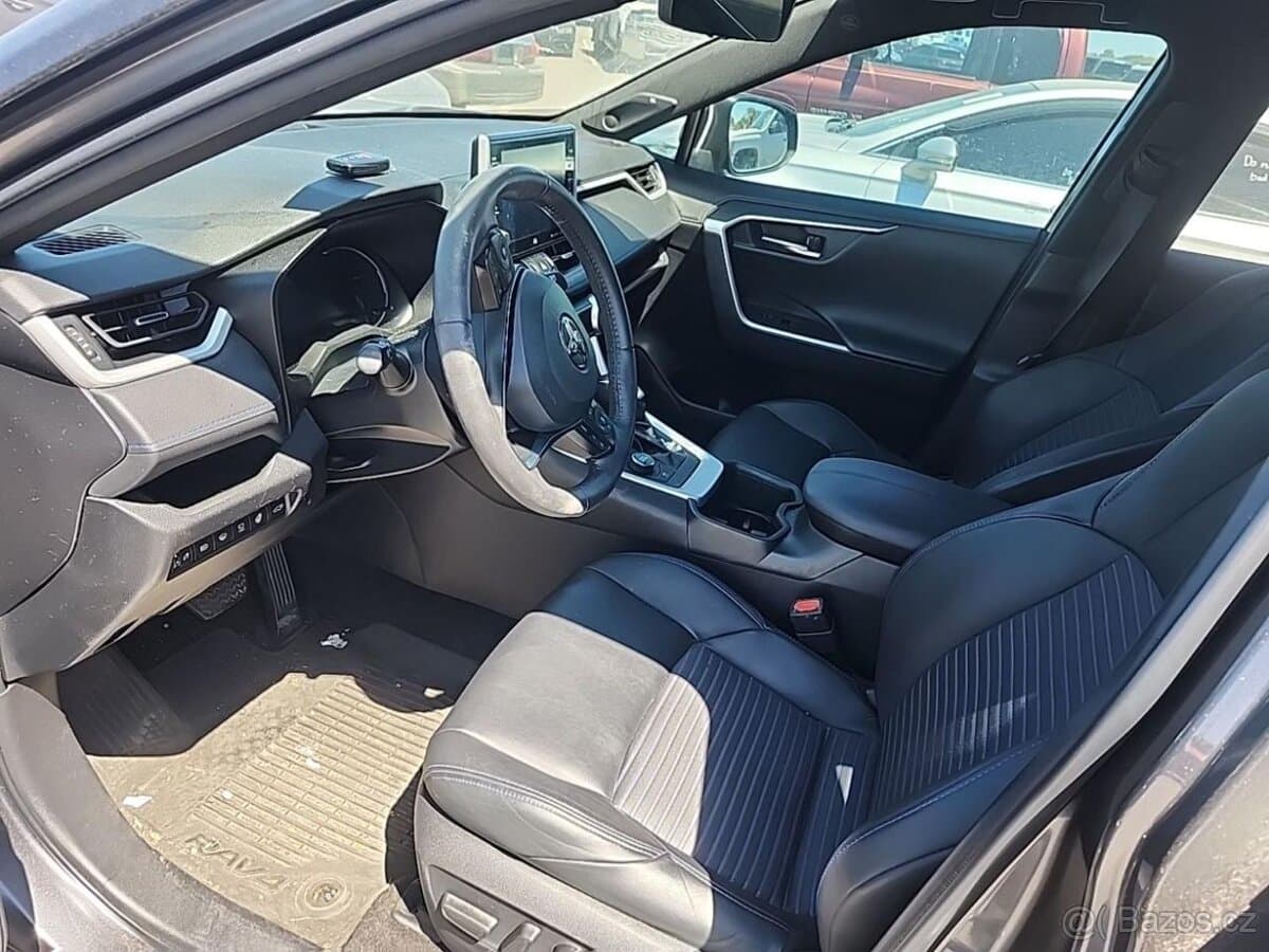 2022 Toyota RAV4 - 6