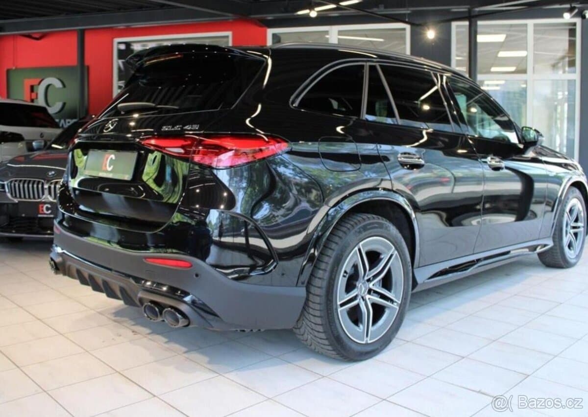 2025 Mercedes-Benz GLC - 6