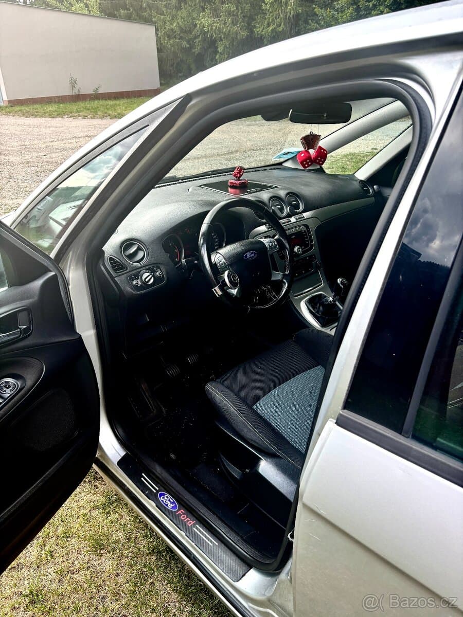 2010 Ford S-MAX - 6
