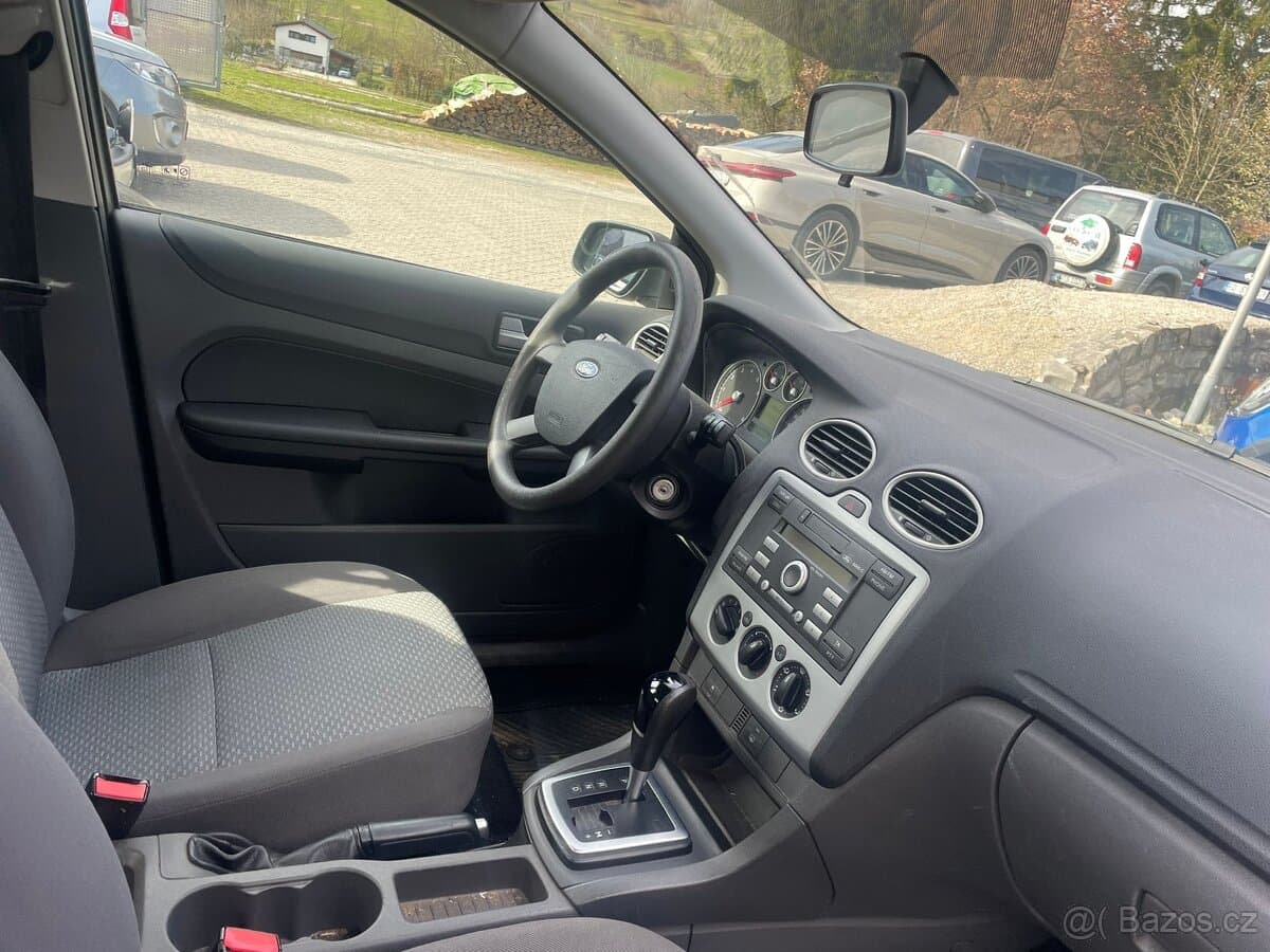 2006 Ford FOCUS - 6