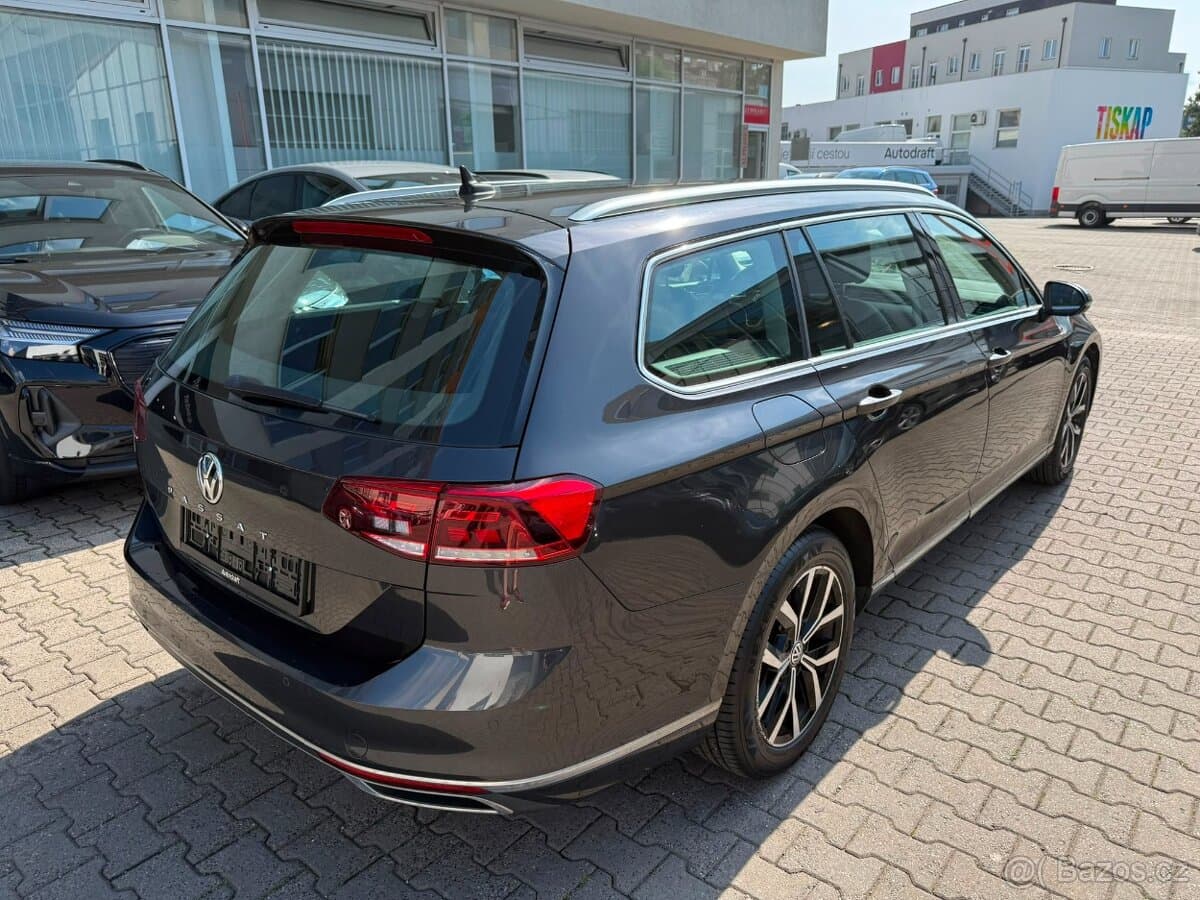 2020 Volkswagen PASSAT - 6