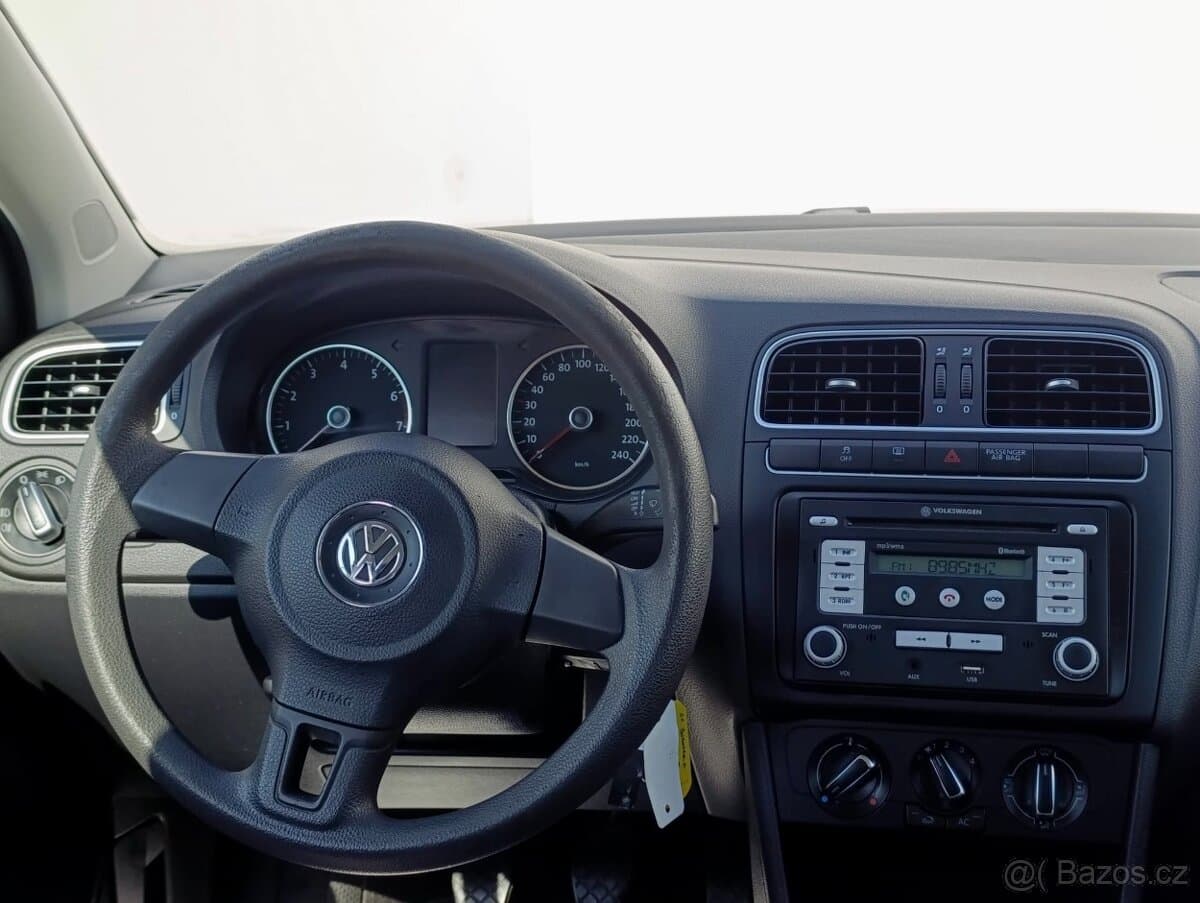 2011 Volkswagen POLO - 6