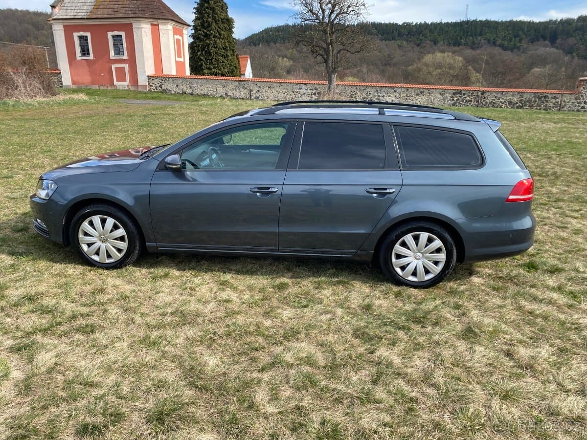 2010 Volkswagen PASSAT - 6