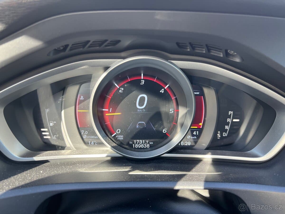 2016 Volvo V40 - 6