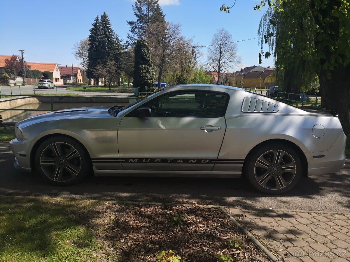 2014 Ford MUSTANG - 7