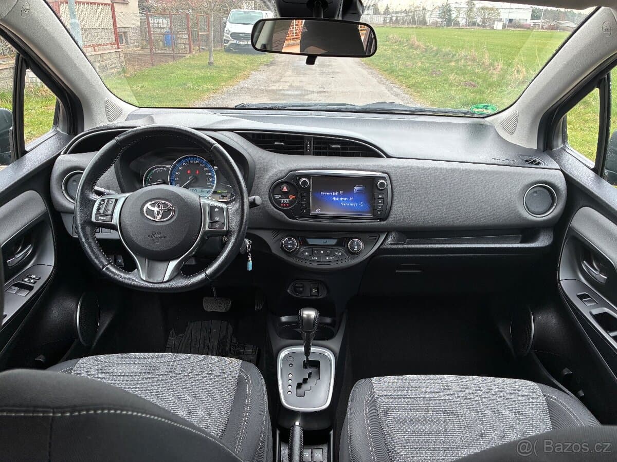 2016 Toyota YARIS - 7