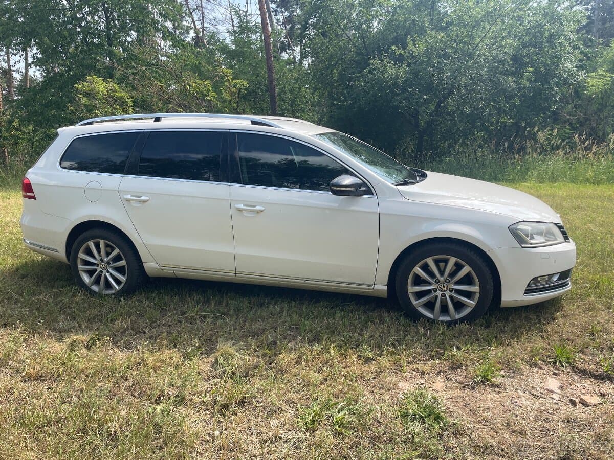 2012 Volkswagen PASSAT - 7
