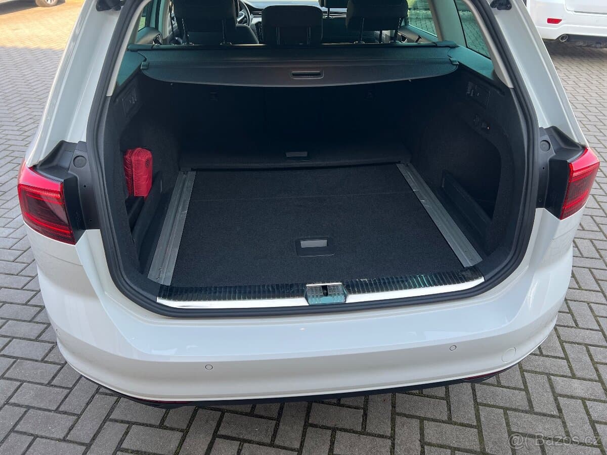 2021 Volkswagen PASSAT - 7