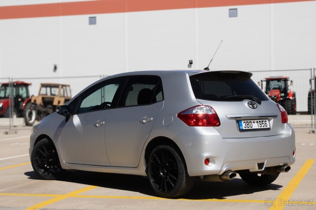 2011 Toyota AURIS - 7