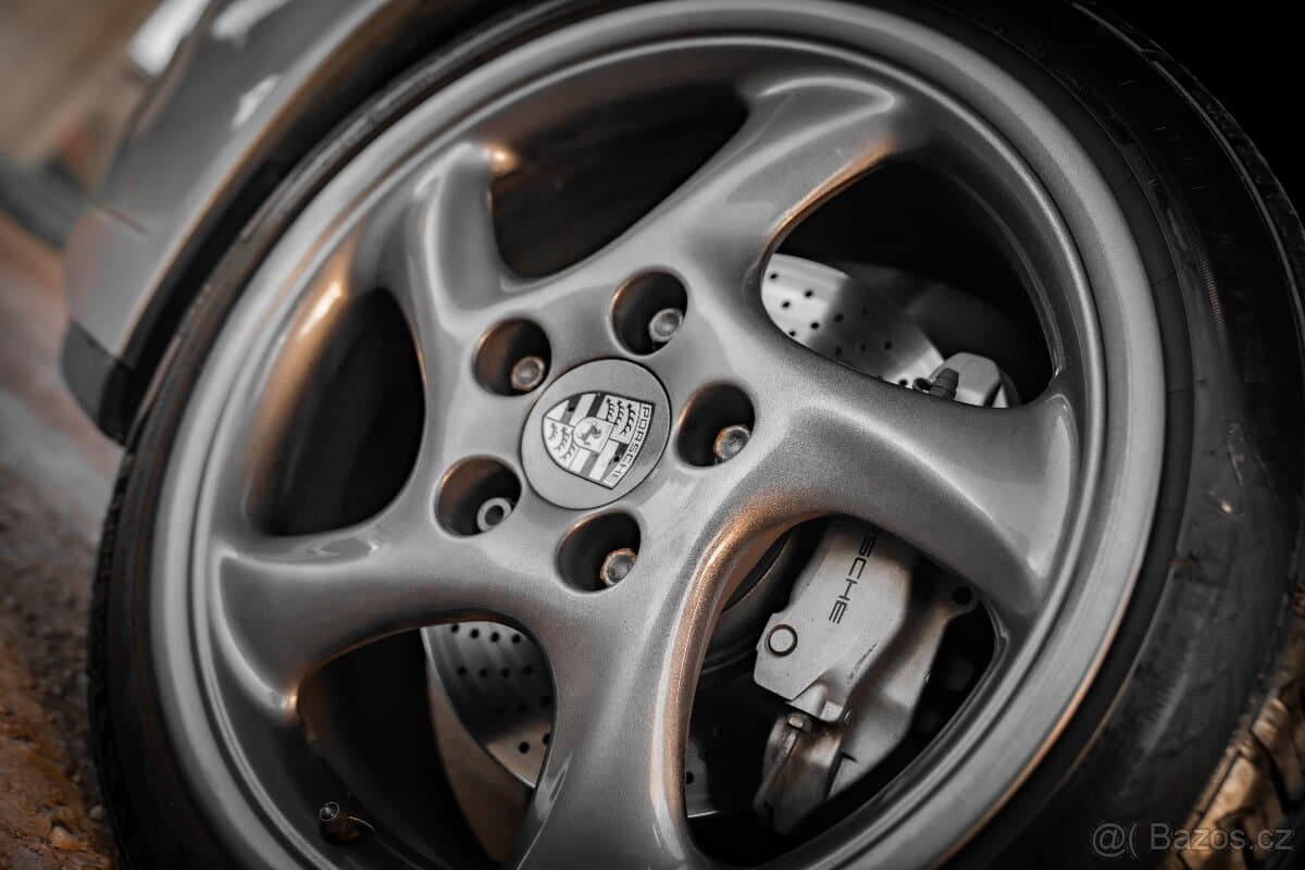 2001 Porsche 911 - 7