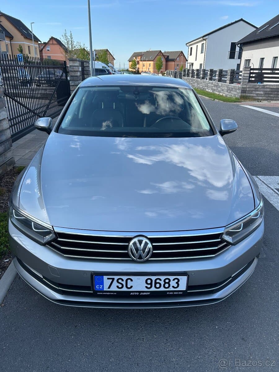 2017 Volkswagen PASSAT - 7