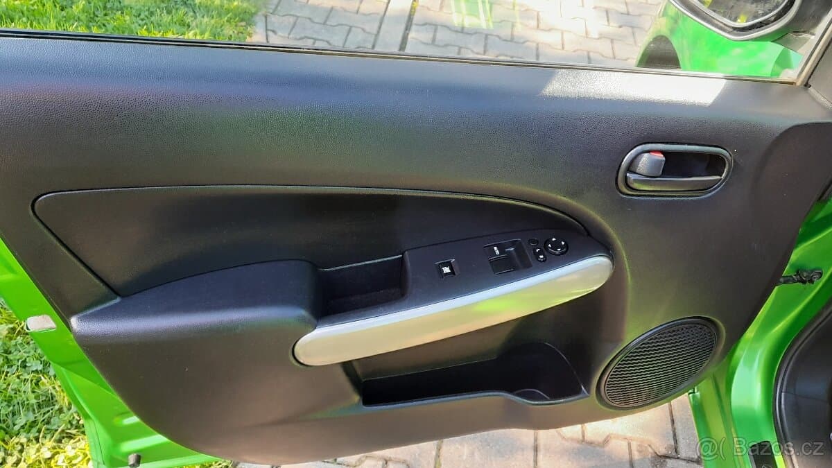 2013 Mazda 2 - 7