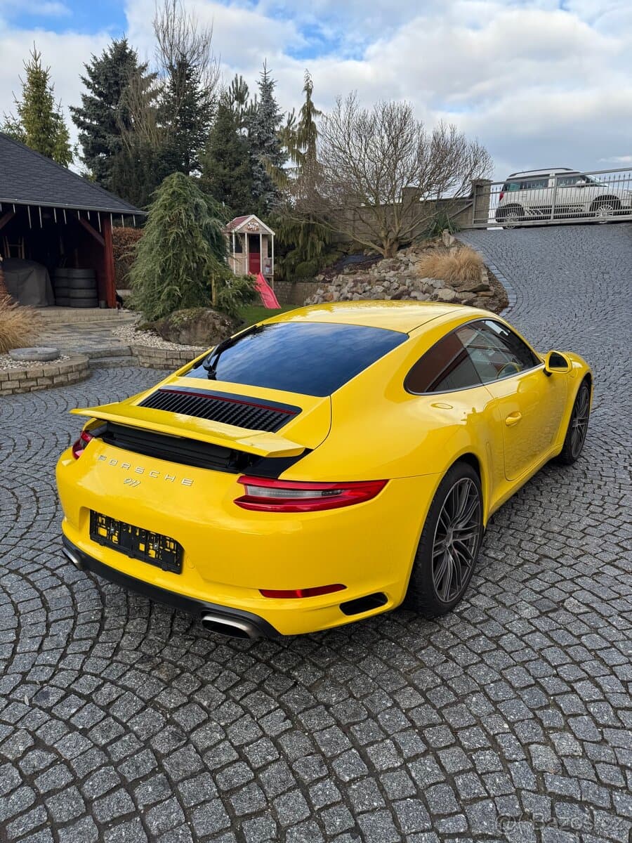 2017 Porsche 911 - 7