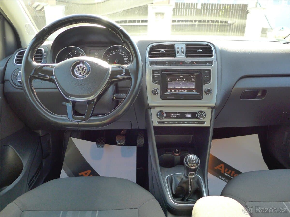 2015 Volkswagen POLO - 7