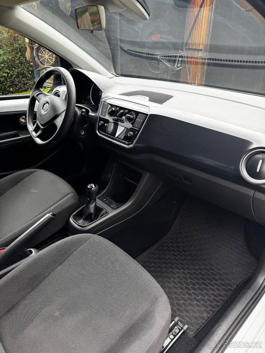 2017 Volkswagen UP! - 7