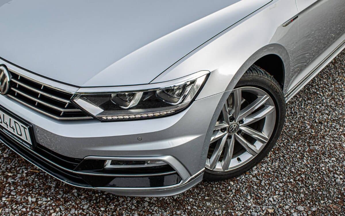 2018 Volkswagen PASSAT - 7