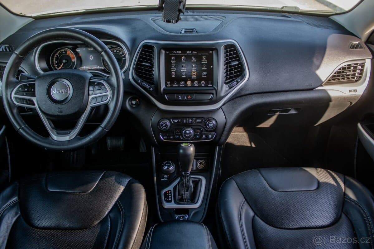 2017 Jeep CHEROKEE - 7