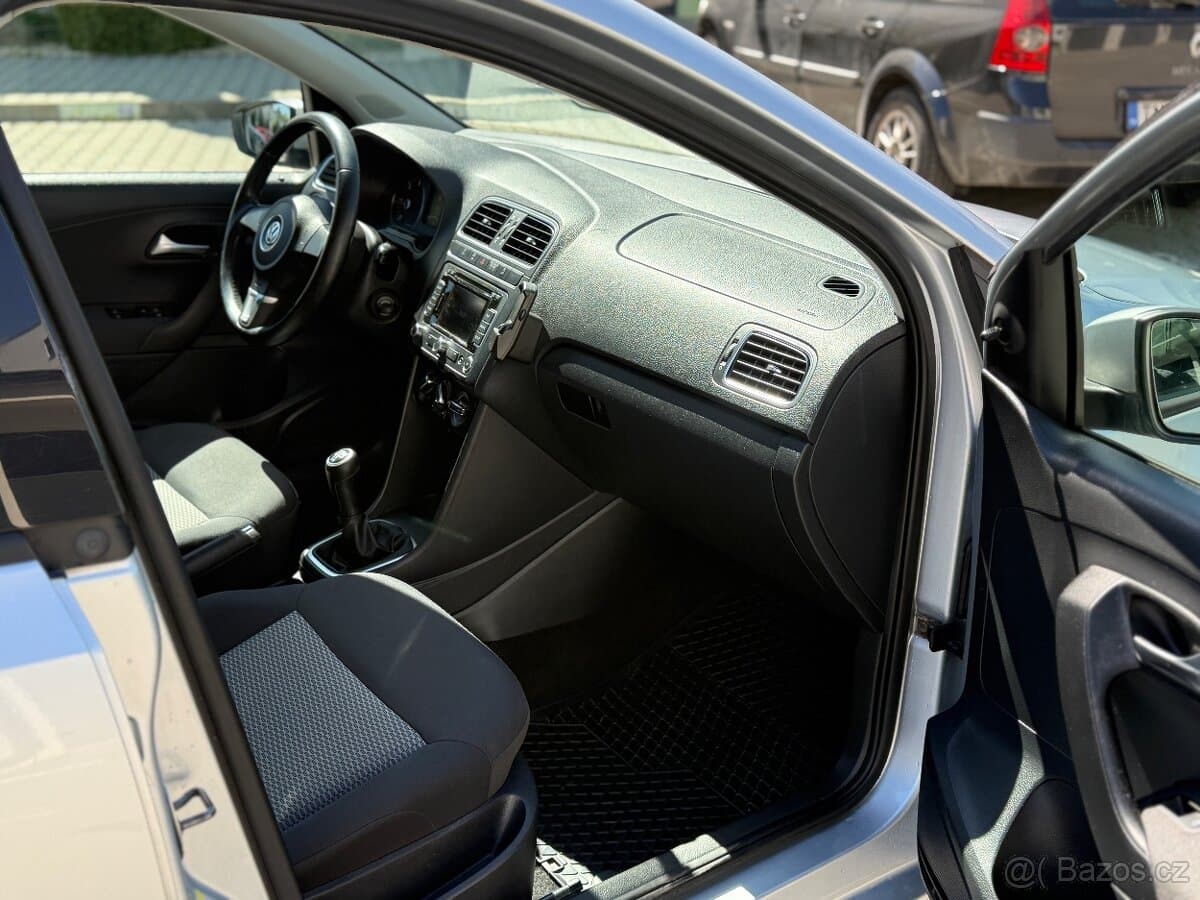2011 Volkswagen POLO - 7