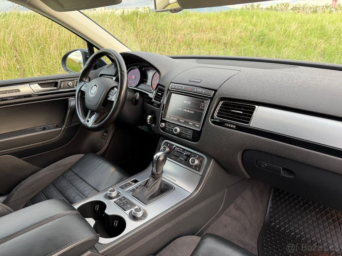 2015 Volkswagen TOUAREG - 7
