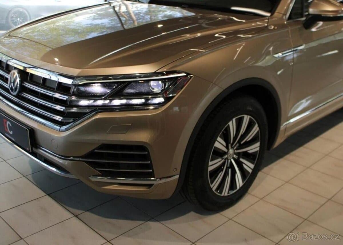 2019 Volkswagen TOUAREG - 7