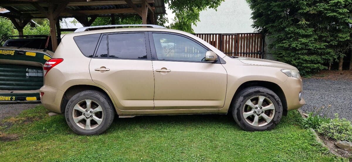 2011 Toyota RAV4 - 7