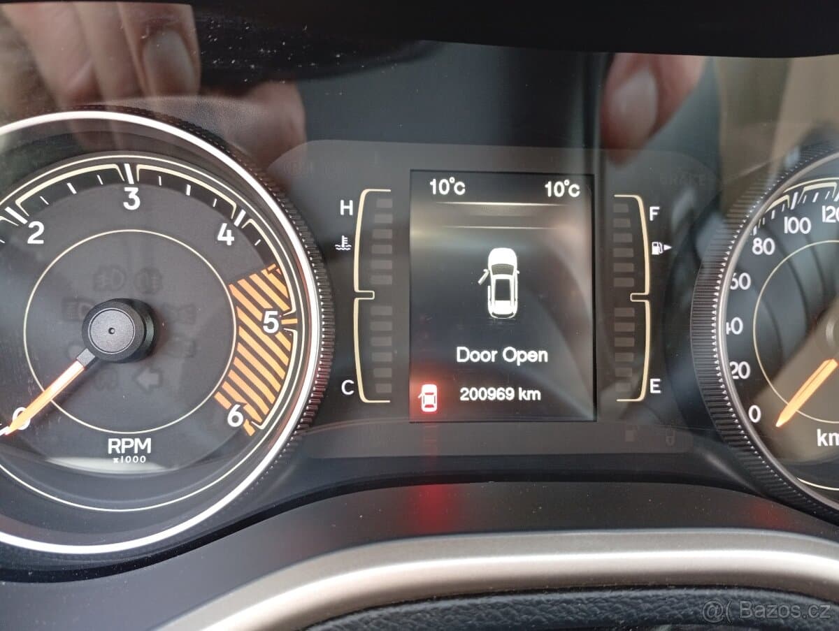 2015 Jeep CHEROKEE - 7