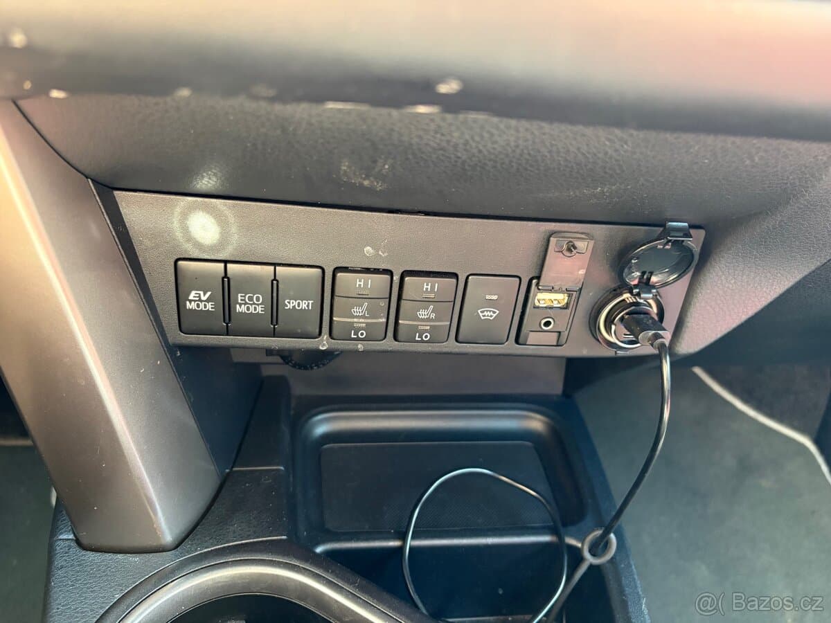 2018 Toyota RAV4 - 7
