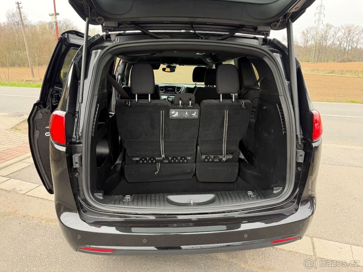2019 Chrysler PACIFICA - 7