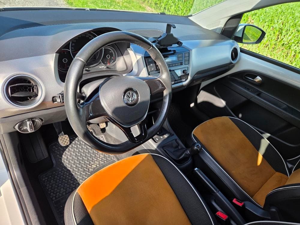 2016 Volkswagen UP! - 7