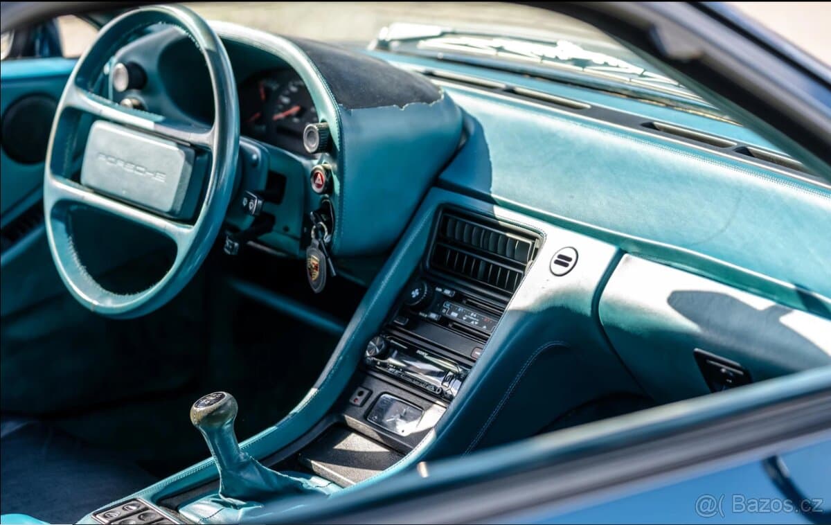1990 Porsche 928 - 7