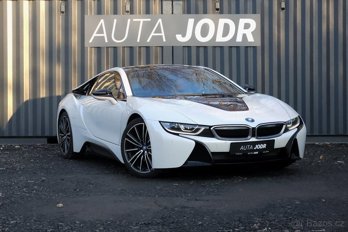 2020 BMW i8 - 7