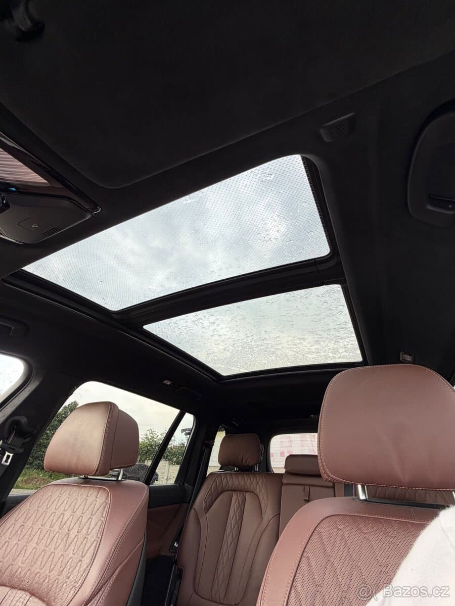 BMW X7 - 7