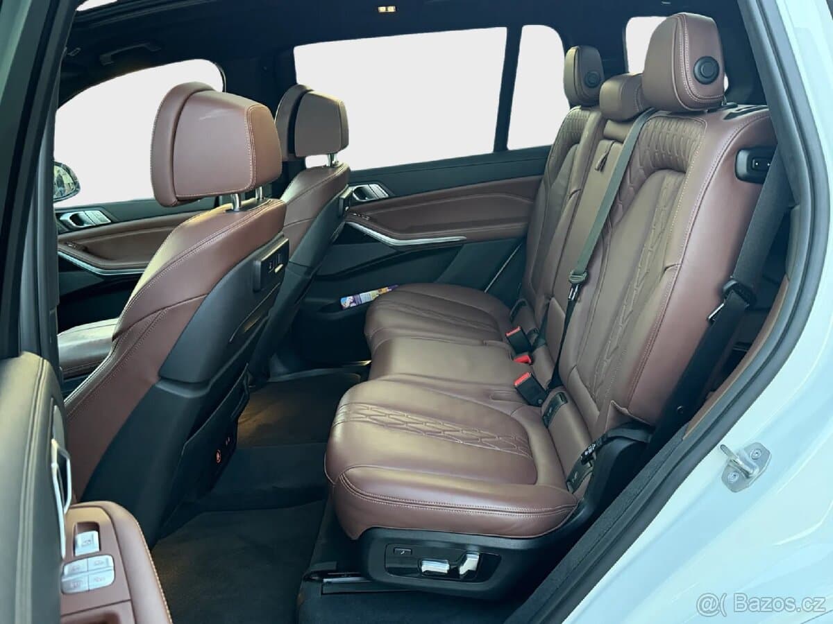 2019 BMW X7 - 7