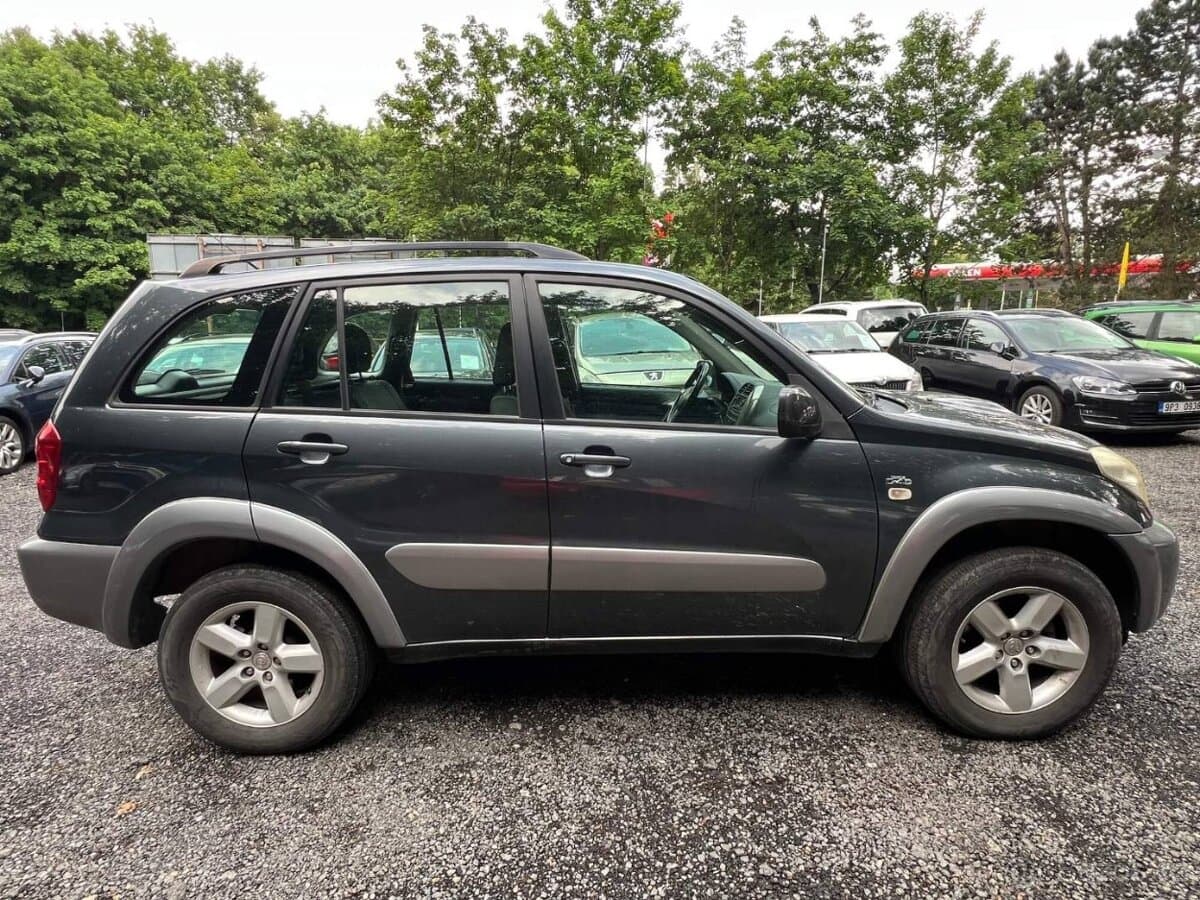2005 Toyota RAV4 - 7