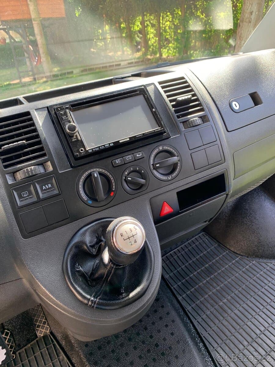 2005 Volkswagen CARAVELLE - 7