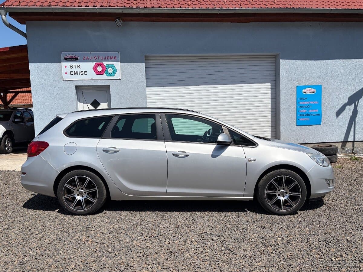 2011 Opel ASTRA - 7