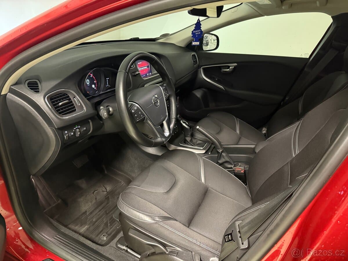 2019 Volvo V40 - 7