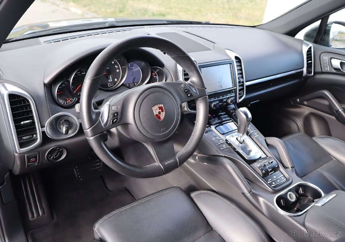2011 Porsche CAYENNE - 7
